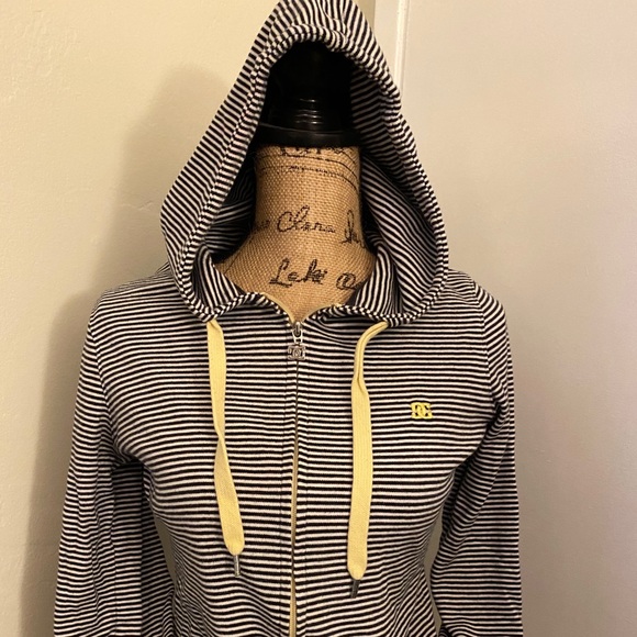 DC hoodie - Picture 3 of 11